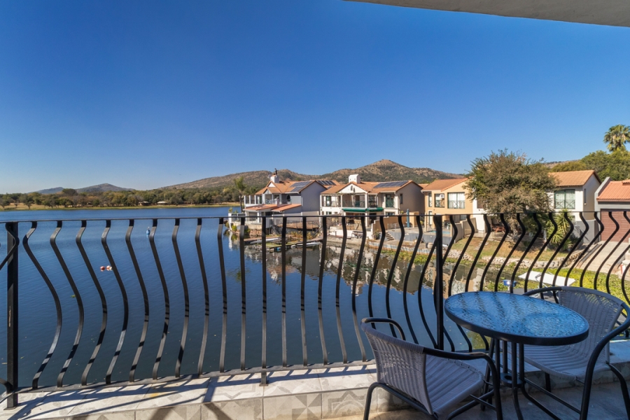 6 Bedroom Property for Sale in Eagles Landing North West